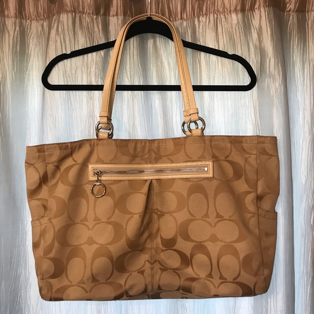 Women’s Large Coach Bag